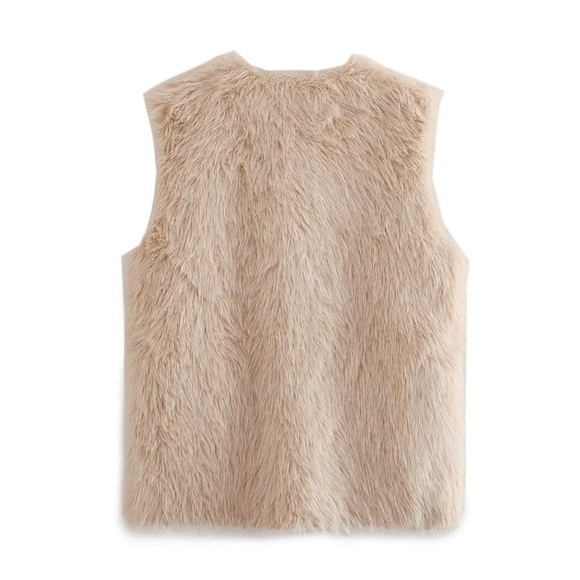 Faux Fur Vest - Picture 2 of 4